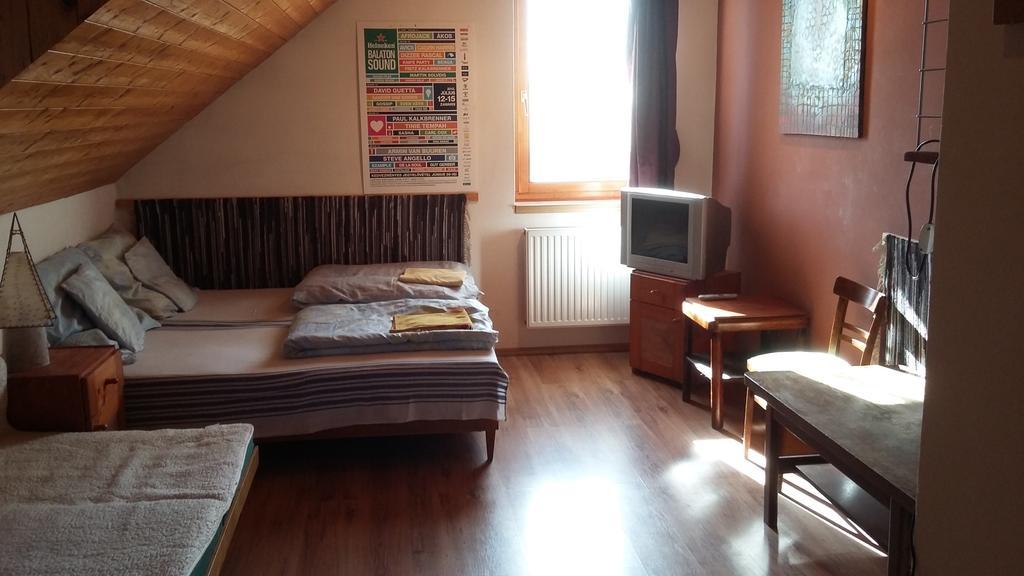 Hotel Kerámiapark Guesthaus Budapest Esterno foto